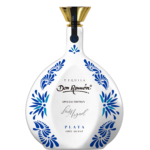 Butelka tequili Casa Don Ramón Cerámica w wersji Plata na jednolitym, szarym tle