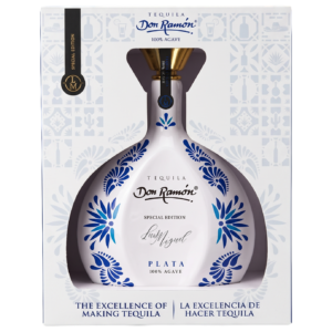 Butelka tequili Casa Don Ramón Cerámica w wersji Plata na jednolitym, szarym tle