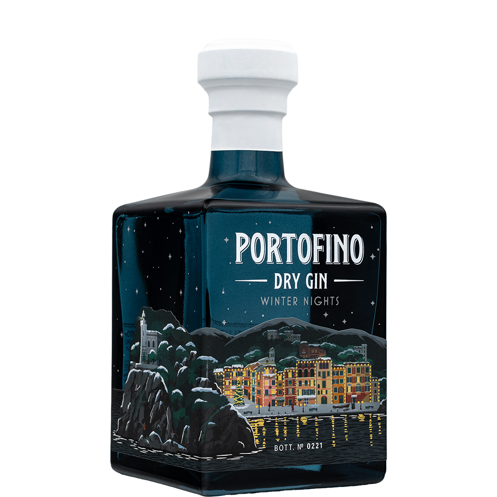 Portofino Dry Gin Winter Nights 500 ml – butelka pod kątem z ilustracją zimowego wybrzeża i rozświetlonych kamienic.